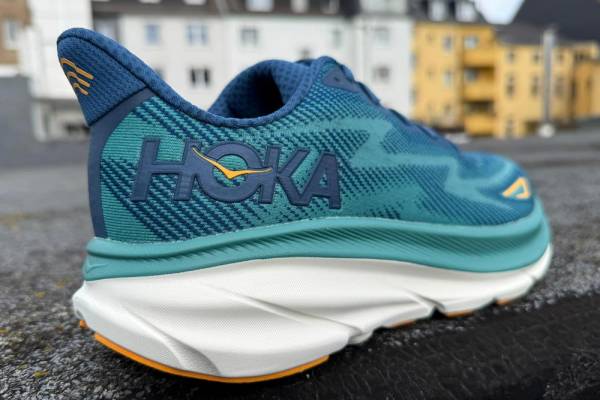 Hoka Clifton 9