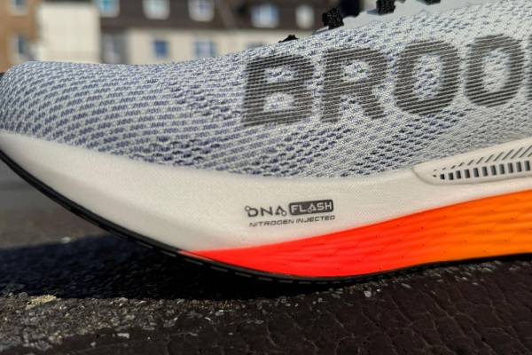 BROOKS Hyperion 2